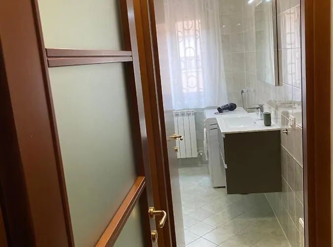 A Centro * Торджано